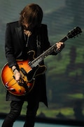SUGIZO