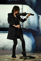 SUGIZO