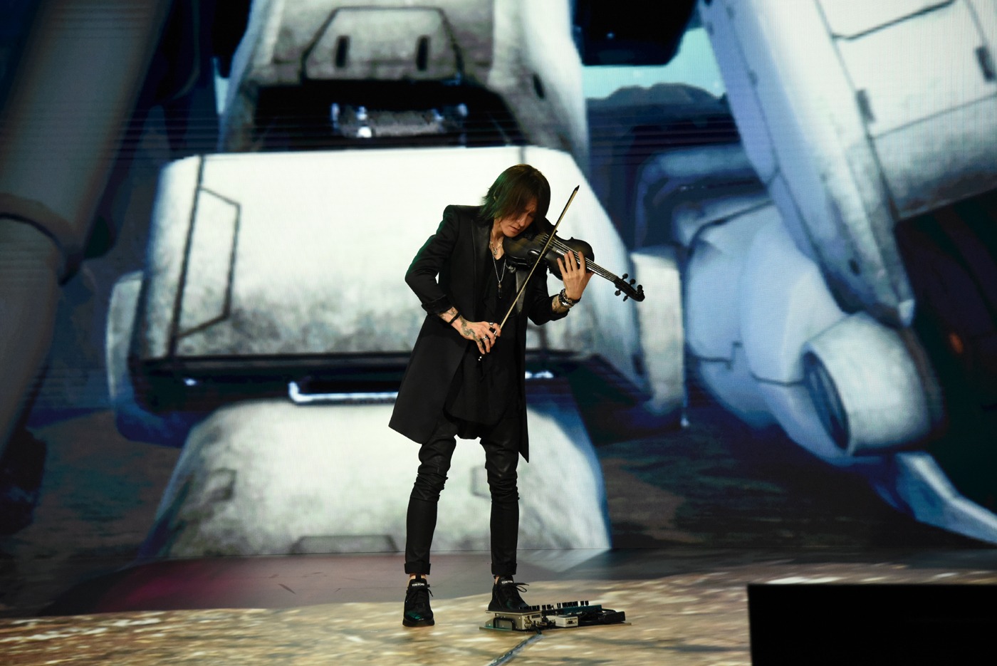 SUGIZO