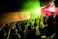 NILKLYのライブの様子。（Photo：Masayo）