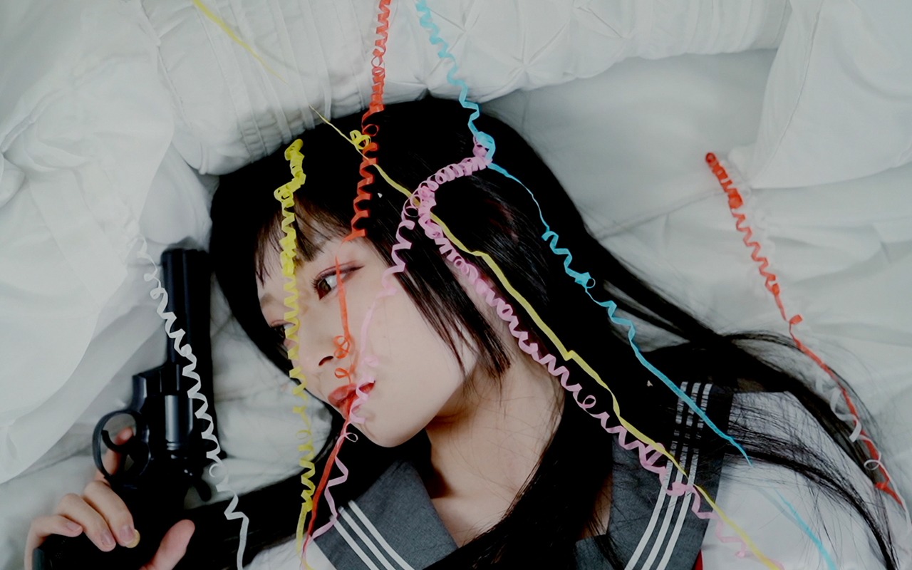 DJ後藤まりこ「ブッ殺すぞオマエ」MVより。