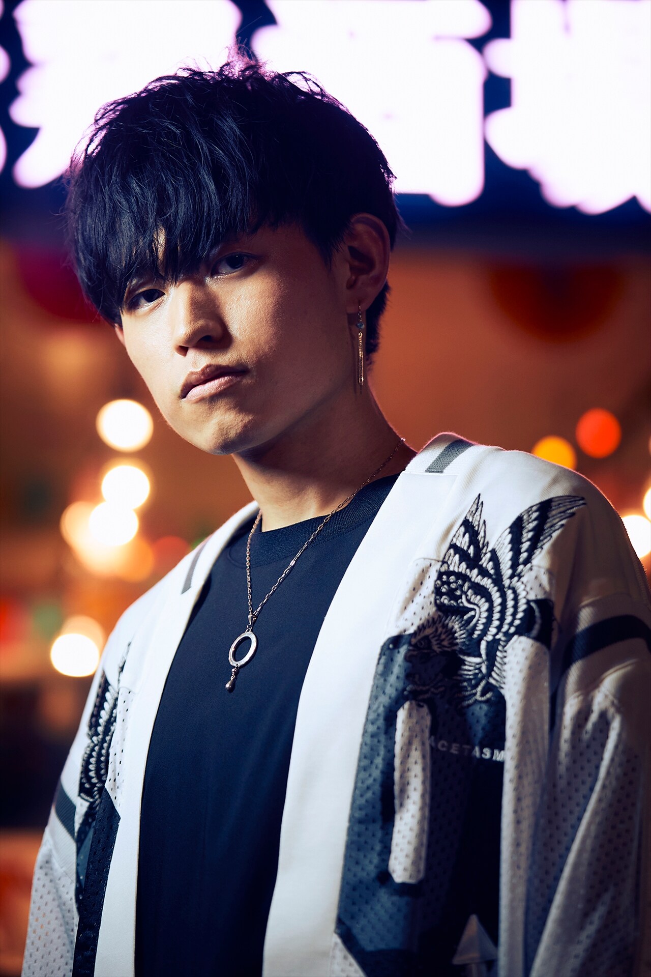 Tani Yuukiが切ないラブソングをリリース、「W/X/Y」という曲名の意味