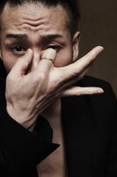 辻本知彦（Photo by Muga Miyahara）