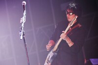 「30th L'Anniversary Starting Live "L'APPY BIRTHDAY!"」5月29日公演のken（G）。