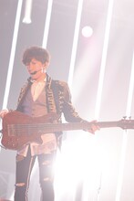 「30th L'Anniversary Starting Live "L'APPY BIRTHDAY!"」5月29日公演のtetsuya（B）。