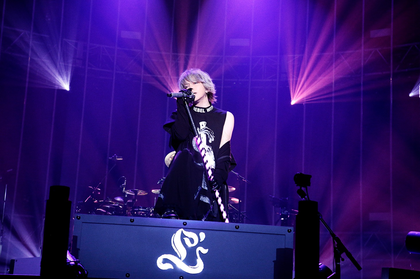 「30th L'Anniversary Starting Live "L'APPY BIRTHDAY!"」5月30日公演のhyde（Vo）。