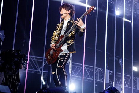 「30th L'Anniversary Starting Live "L'APPY BIRTHDAY!"」5月30日公演のtetsuya(B)。