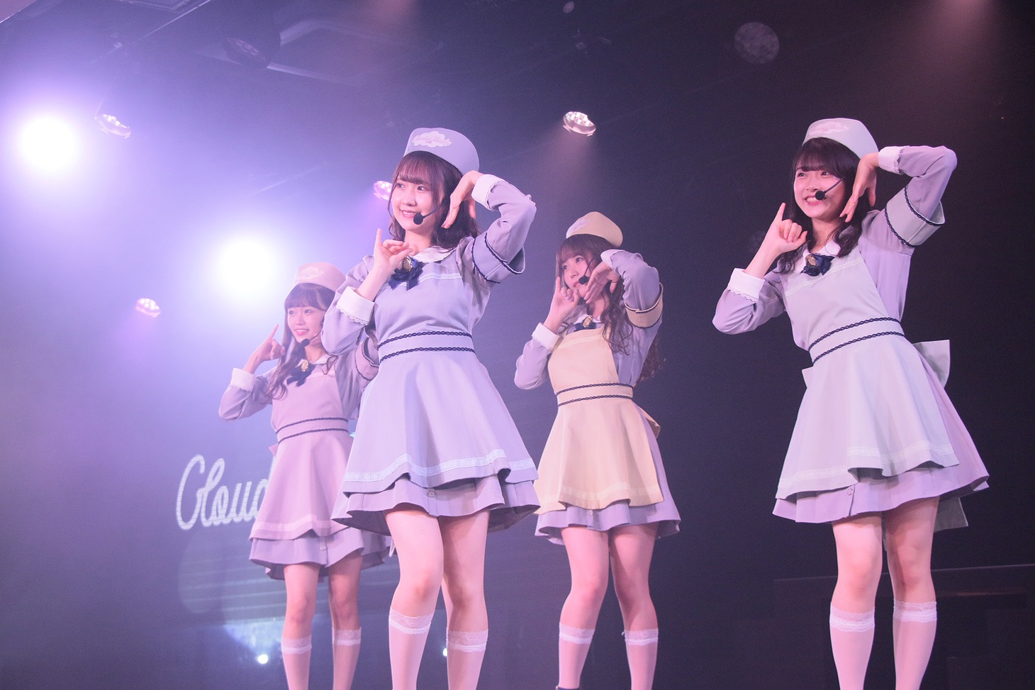 CloudyCloudyによる初パフォーマンスの様子。(c)Flora