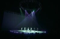 Maison book girl「Solitude HOTEL」より、「townscape」披露中の様子。（撮影：稲垣謙一）