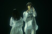 コショージメグミ（写真右）（撮影：稲垣謙一）