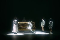 Maison book girl「Solitude HOTEL」より、「non Fiction」披露中の様子。（撮影：稲垣謙一）