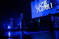 「しってる/しらない」パフォーマンス時の様子。