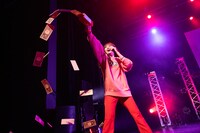 「次の一万円札」をバラ撒くhinako。