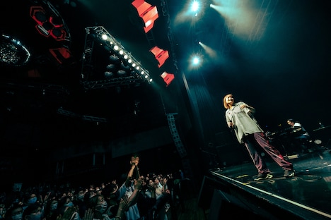 「iri Spring Tour 2021」東京・USEN STUDIO COAST公演の様子。（撮影：田中聖太郎）