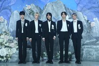 TOMORROW X TOGETHER(c)BIGHIT MUSIC