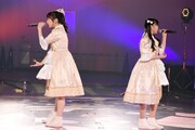 左から小泉遥香、吉川ひより。