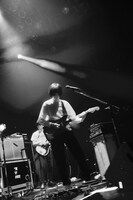 出戸学（Vo, G）（撮影：山谷佑介）