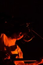 出戸学（Vo, G）（撮影：山谷佑介）