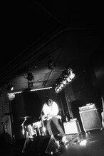 出戸学（Vo, G）（撮影：山谷佑介）