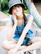小坂菜緒1st写真集「君は誰?」紀伊國屋書店限定版裏表紙(撮影:藤原宏)