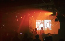 Moment Joon「Garcon vs The World」の様子。