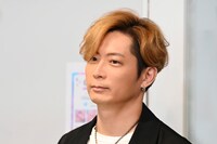 黒木啓司扮するAKI。 (c)読売テレビ