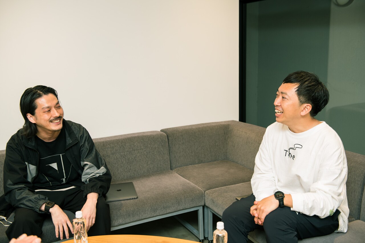 左から松崎崇、宮本浩志。