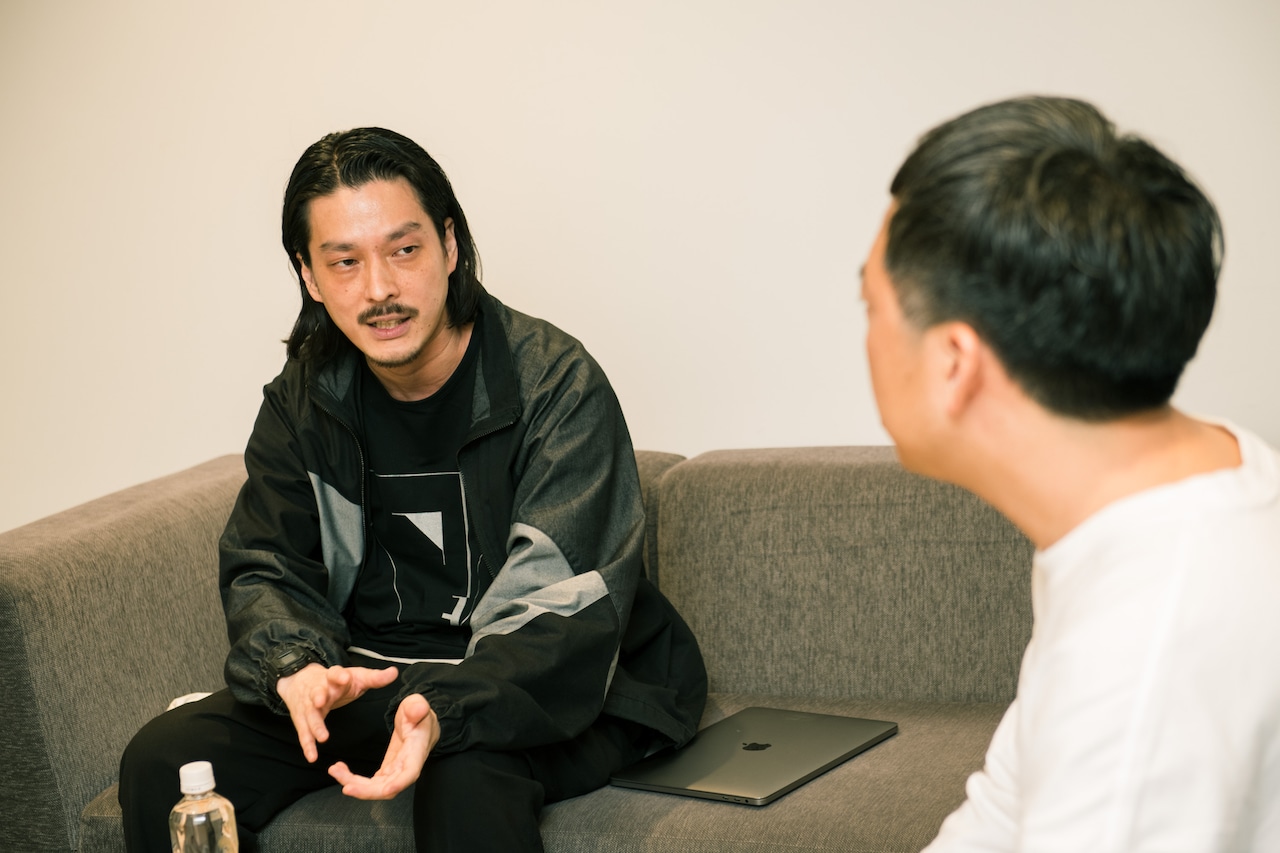 左から松崎崇、宮本浩志。