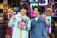 左から田中圭、千葉雄大。(c)日本テレビ