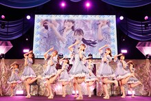 「≠ME 1stコンサート ～初めまして、≠MEです。～」の様子。(c)YOANI/KING RECORDS