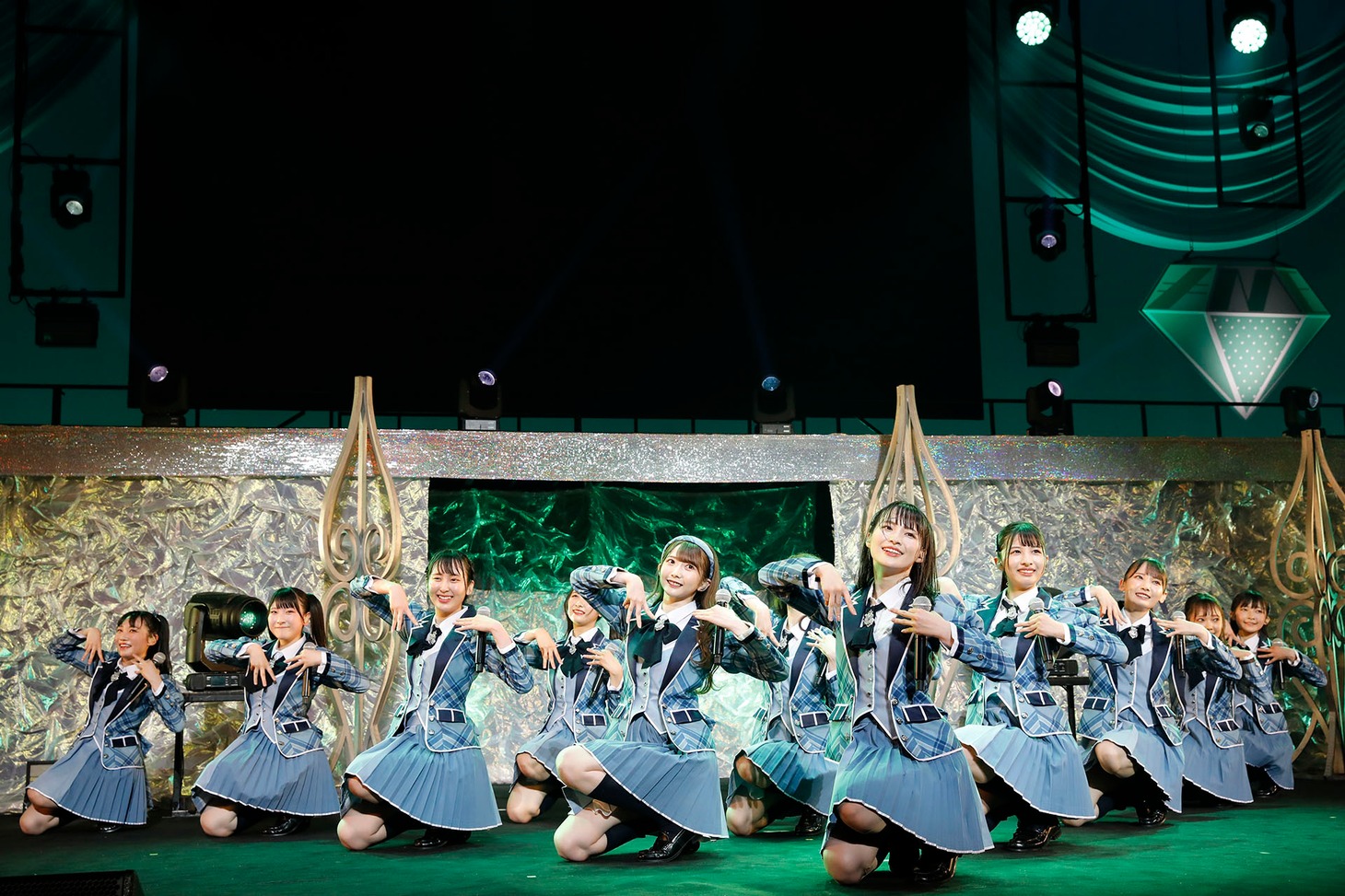 「≠ME 1stコンサート ～初めまして、≠MEです。～」の様子。(c)YOANI/KING RECORDS