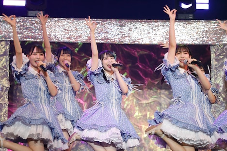 「≠ME 1stコンサート ～初めまして、≠MEです。～」の様子。(c)YOANI/KING RECORDS