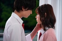 映画「胸が鳴るのは君のせい」15秒予告（キスしていい？ver.）より。