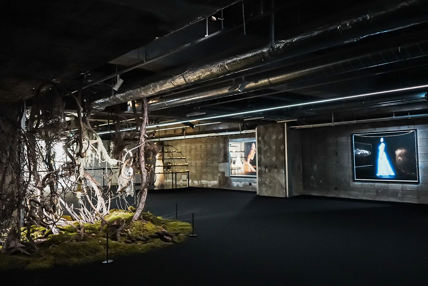 「宇多田ヒカル『PINK BLOOD』EXHIBITION」の様子。