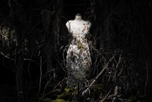 「宇多田ヒカル『PINK BLOOD』EXHIBITION」植物の衣装。