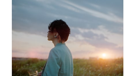 米津玄師「Pale Blue」ミュージックビデオより。