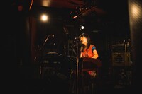 ヒグチアイ（撮影：鈴木洋平）