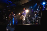 フラワーカンパニーズ（撮影：鈴木洋平）