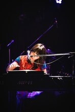 ヒグチアイ（撮影：鈴木洋平）