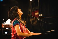 ヒグチアイ（撮影：鈴木洋平）