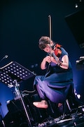 波多野敦子(Violin)(Photo by yukitaka amemiya)
