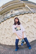 「Ado × 9090 SILENCE or DEATH Tee」着用イメージ