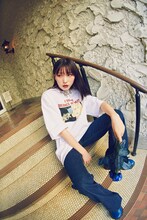 「Ado × 9090 SILENCE or DEATH Tee」着用イメージ