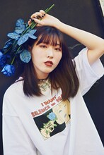 「Ado × 9090 SILENCE or DEATH Tee」着用イメージ