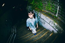 「Ado × 9090 Blue Rose Shirts」着用イメージ