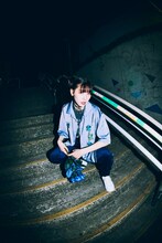 「Ado × 9090 Blue Rose Shirts」着用イメージ