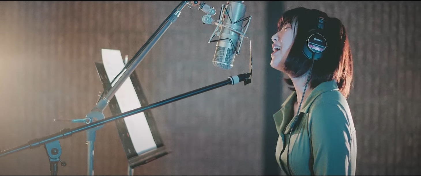 上野優華「愛しい人、赤い糸（Acoustic ver.）」ミュージックビデオより。
