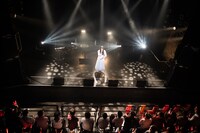 清水理子「あなたへ～This song for you～」の様子。