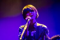 斎藤宏介（Vo, G）（Photo by Viola Kam［V'z Twinkle］）