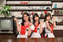 エビ中新メンバーの風見和香、小久保柚乃、桜木心菜（左から）。